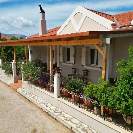 Kalliopi's * Karavomylos